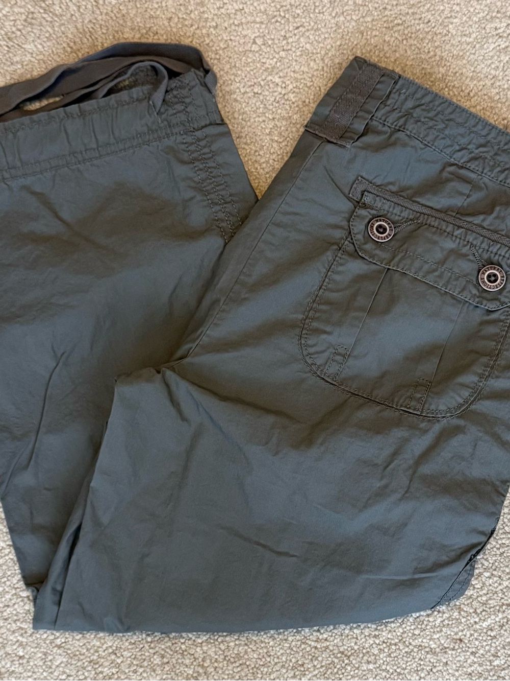 Natural Reflections Women's Size 8 Olive Green Cargo Capri Convertible Hem